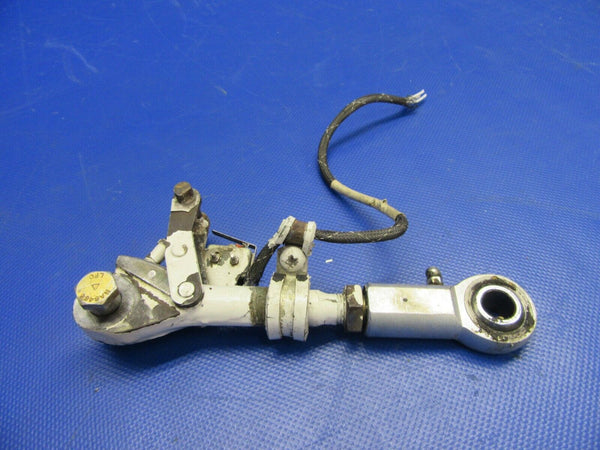 Piper PA-32RT-300 Lance Link Main Gear w/ Switch LH 67797-004 (0621-663)