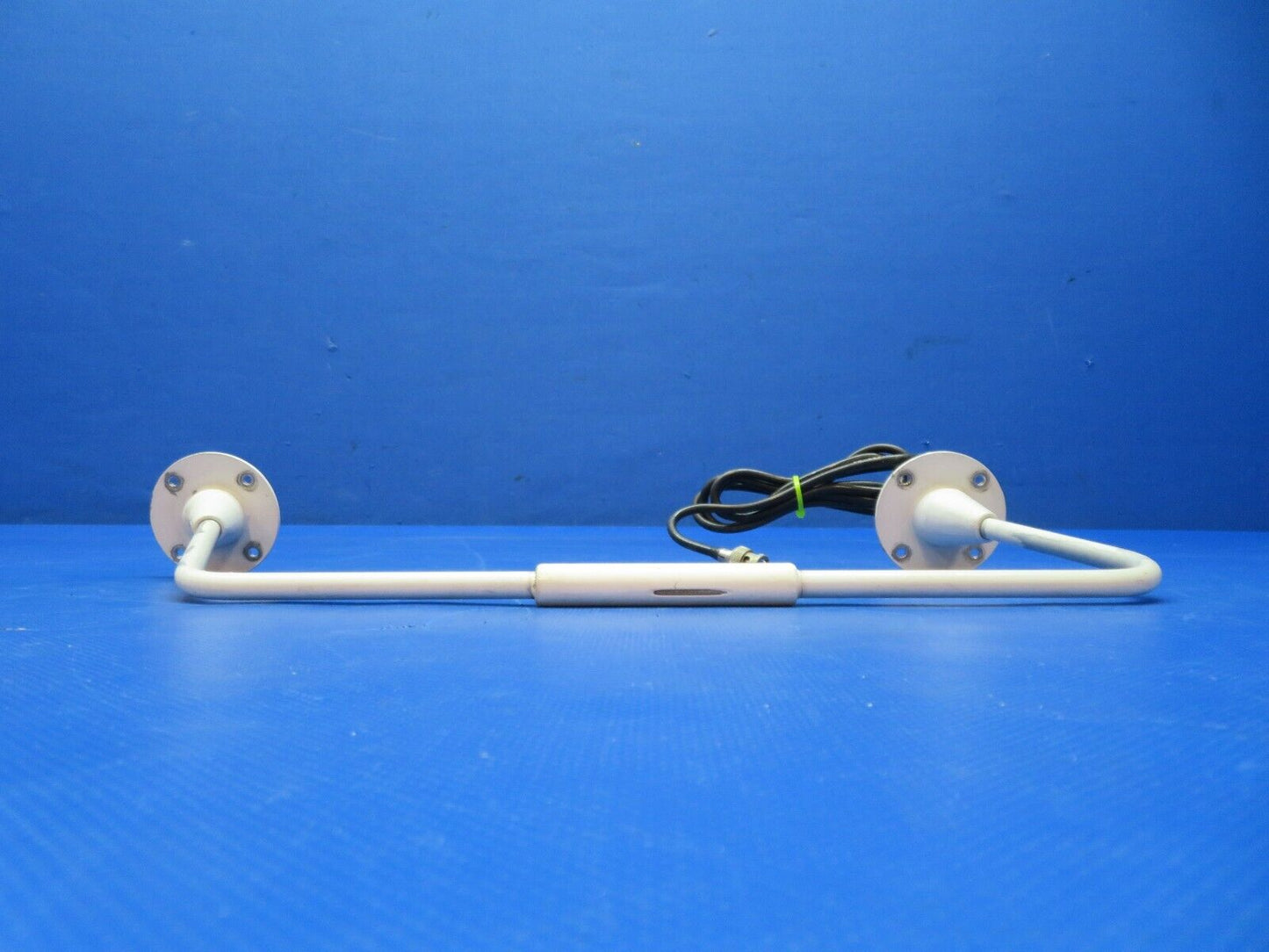 Cessna 401 / 401A Comant VOR/LOC/GS/ Antenna Set P/N CI205-1 (1223-346)