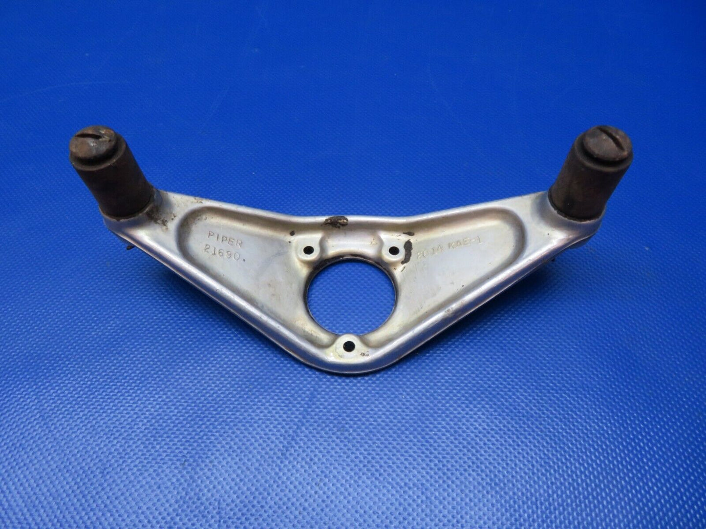 Piper PA-24-180 Nose Wheel Steering Arm Assy P/N 21714-00 (1223-286)