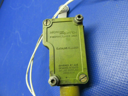 Cessna 210 Switch Gear Uplock / Limit Switch P/N 1VA49 (0721-514)