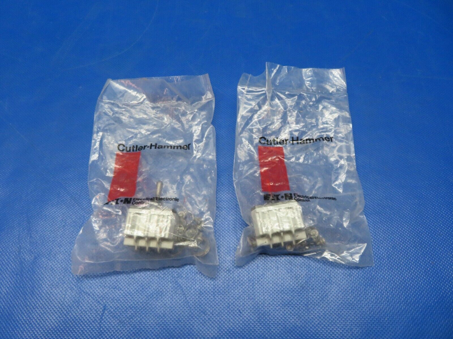 Cutler-Hammer / Eaton Switch Toggle P/N 8502K2 LOT OF 2 NOS (0224-229)