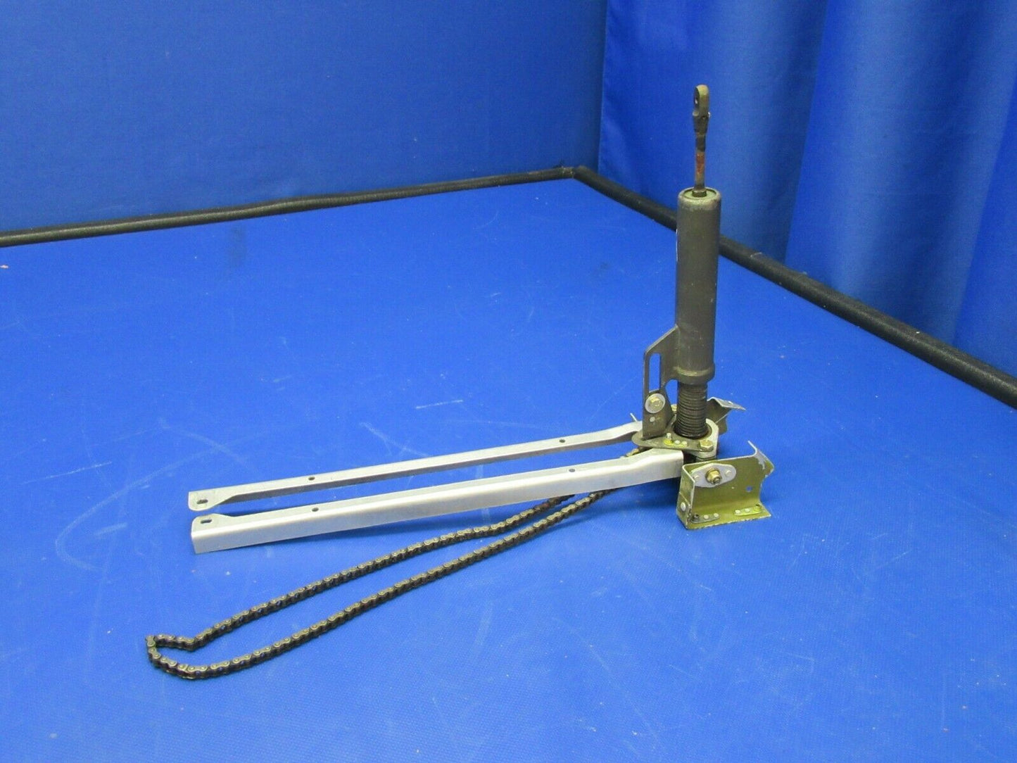 Cessna 210 / P210N Rudder Trim Bungee w / Brackets P/N 1261462-1 (0421-547)