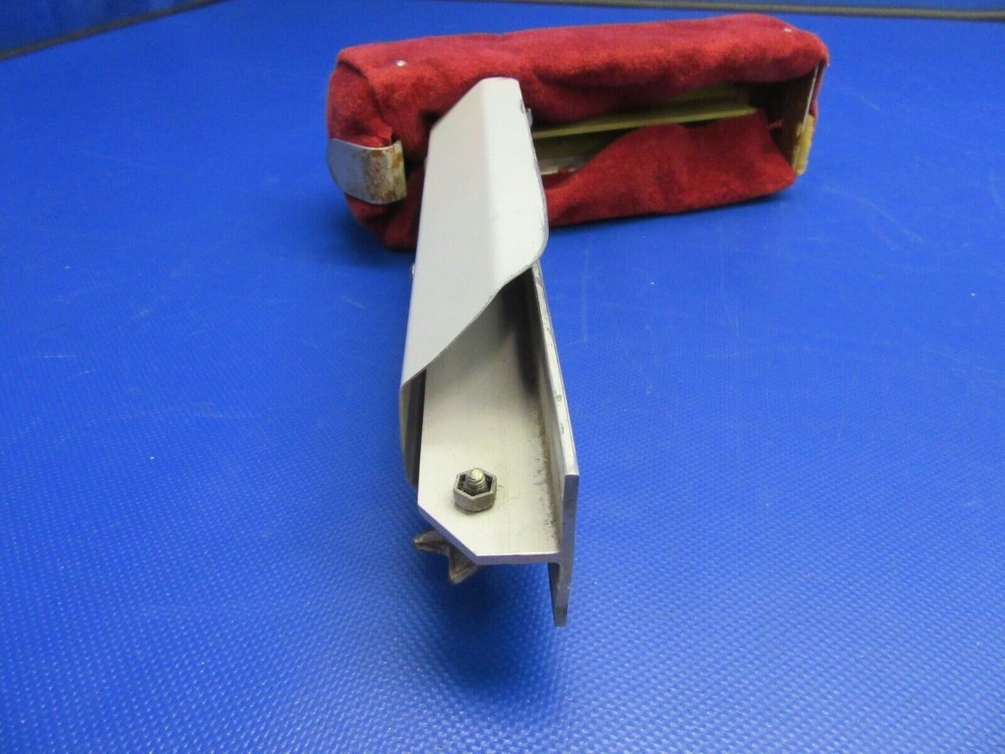 Beech Baron 95-B55 Front Seat Center Arm Rest Assembly P/N 35-534372-1 (1121-358