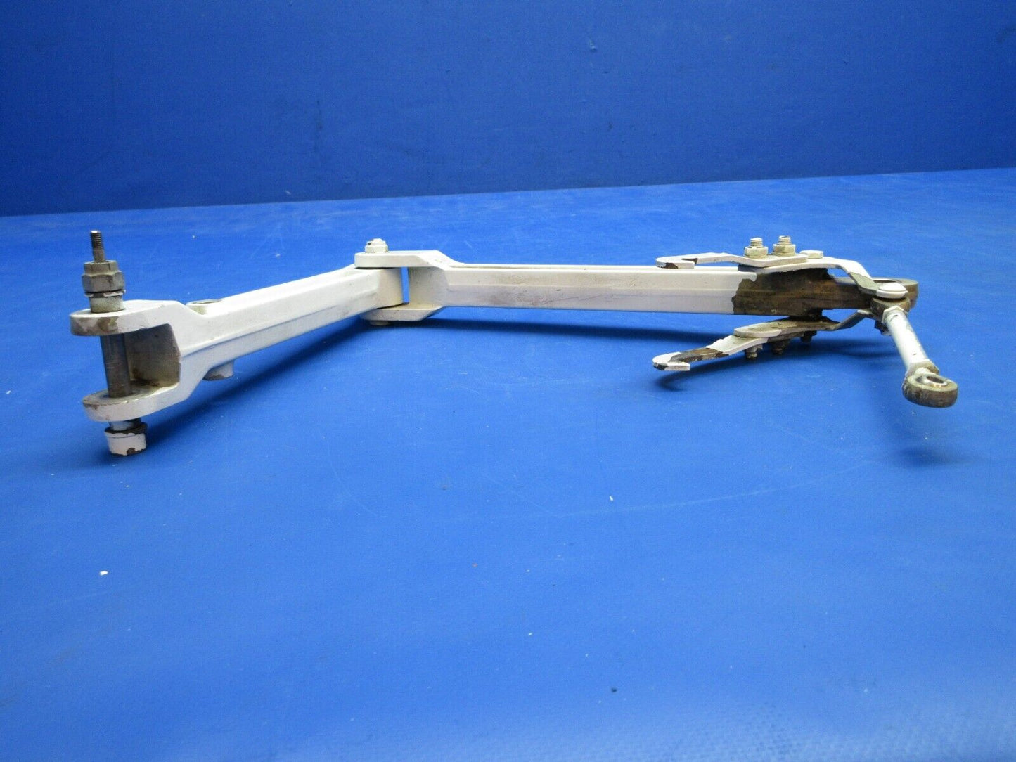 Cessna 310 / 310I LH Main Gear LWR & Upper Side Link P/N 0841102-4 (1023-730)
