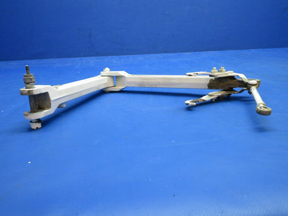Cessna 310 / 310I LH Main Gear LWR & Upper Side Link P/N 0841102-4 (1023-730)