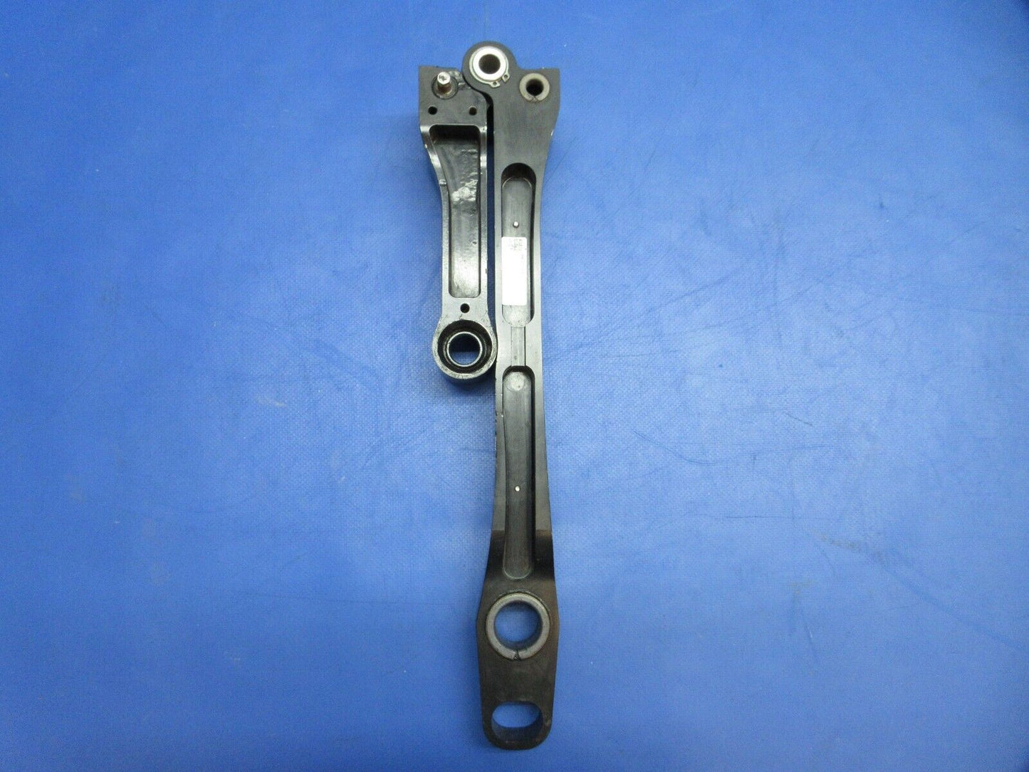 Diamond DA-42 LH Main Gear Lever P/N D60-3237-31-51 (0623-760)
