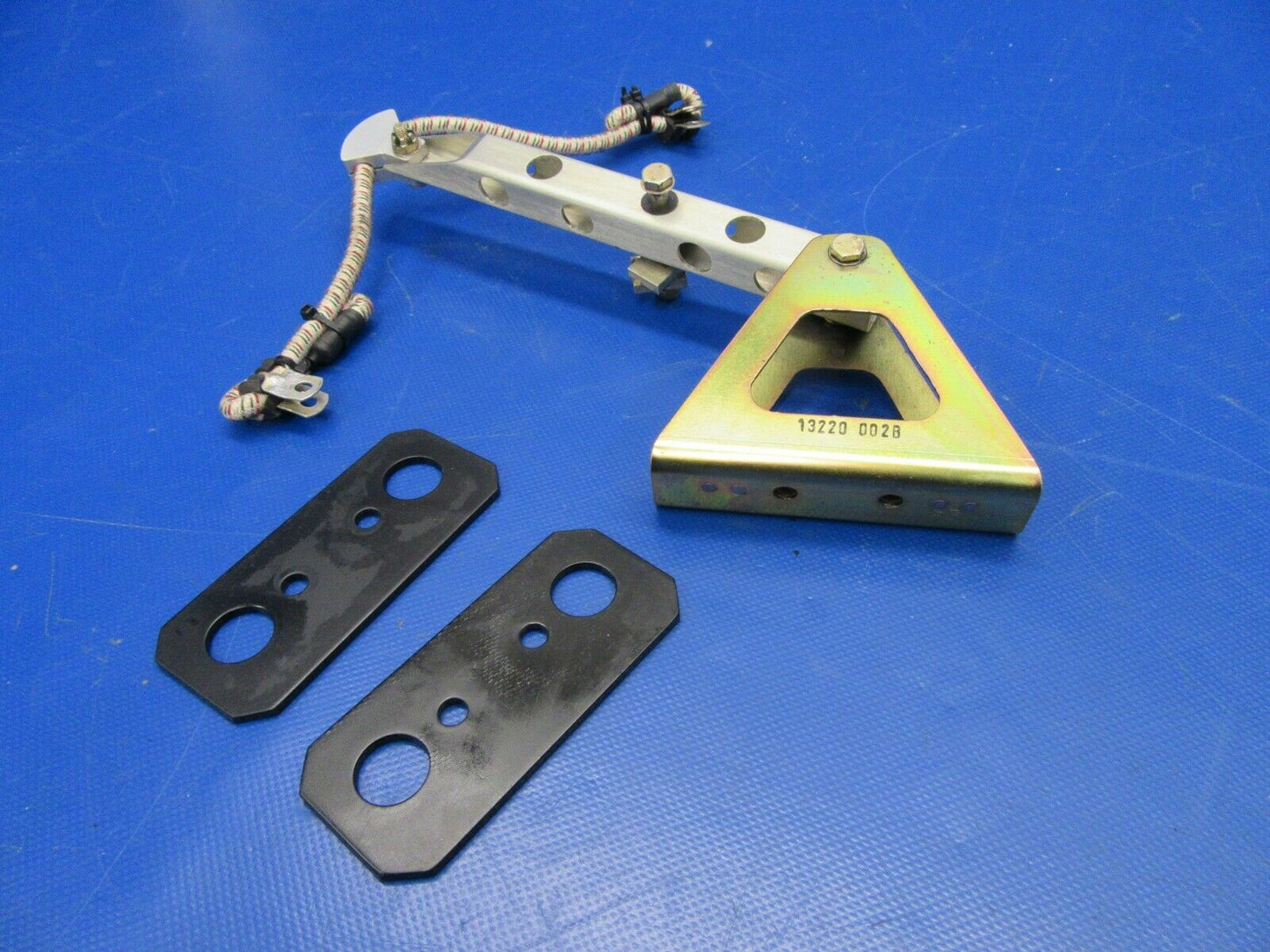 Cirrus SR-22 Rudder / Aileron Arm & Bracket Interconnect 13220-002B (1019-386)