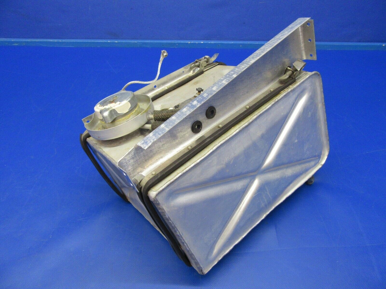 Beech Baron 55 Series Alcohol Anti-Ice Tank Assembly 95-960007-602 (0420-232)