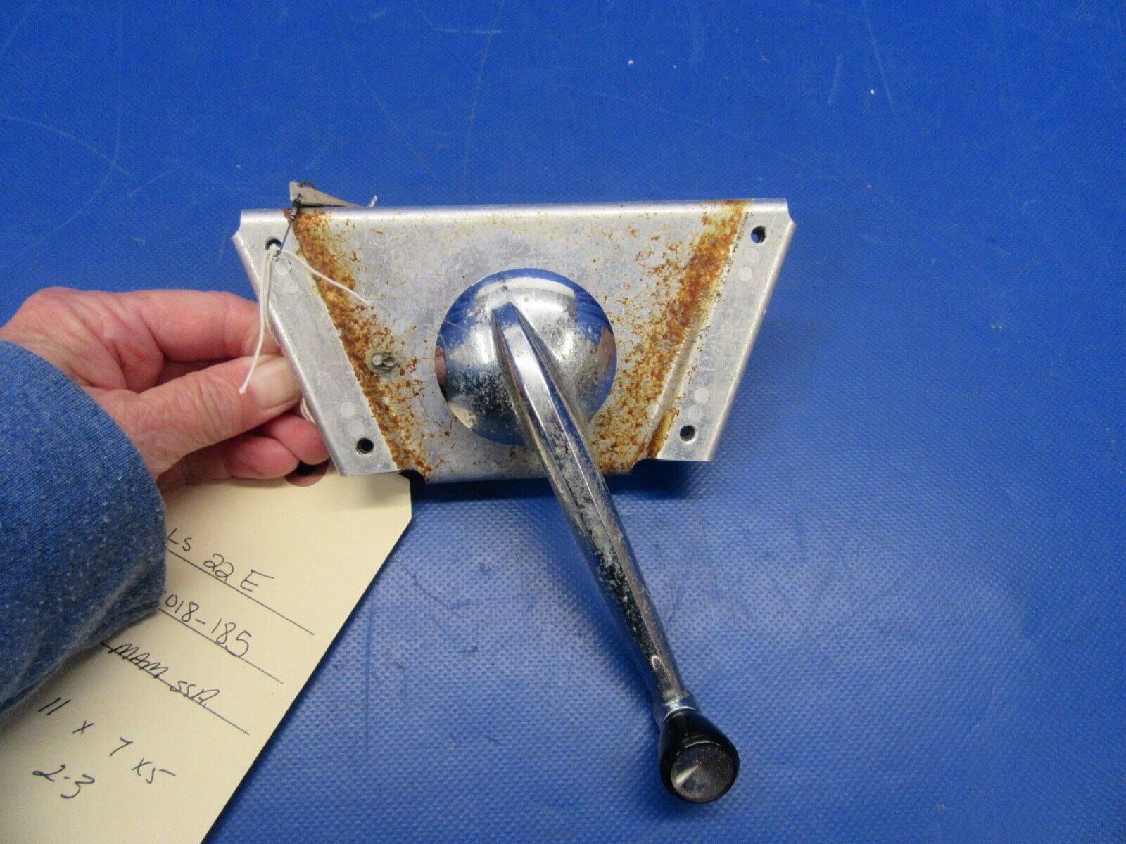 Piper PA-28-140 Cherokee Stabilator Trim Crank 464-023, 20908-000 (1018-185)