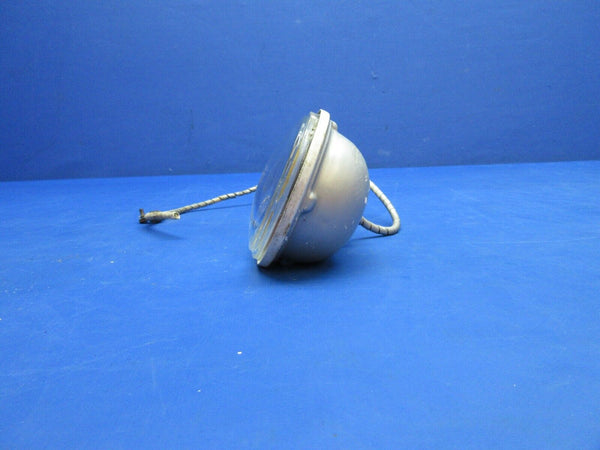 Cessna 310 / 310F Taxi Light Assy w/o Retainer Ring P/N 0842215-8 (1123-819)