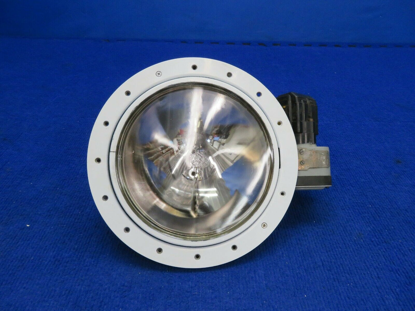 Cessna 310 Grimes Landing Light w/ Motor 24V P/N 0322006-10, G-3801A-1A (0422-72