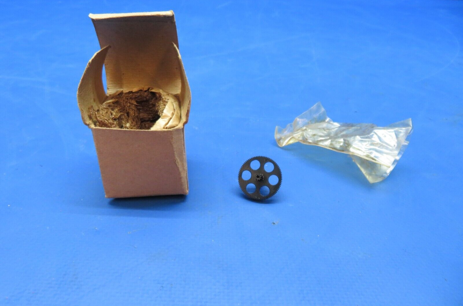 Woodward Gear Pinion Assy P/N 321696 NOS (0723-563)