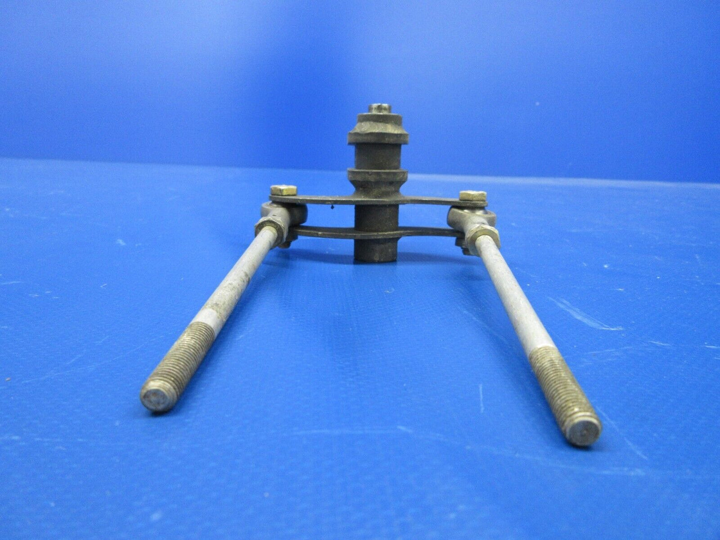 Cessna 210 Bellcrank Assy Spring Door Actuator P/N 1241070-6 (1223-706)