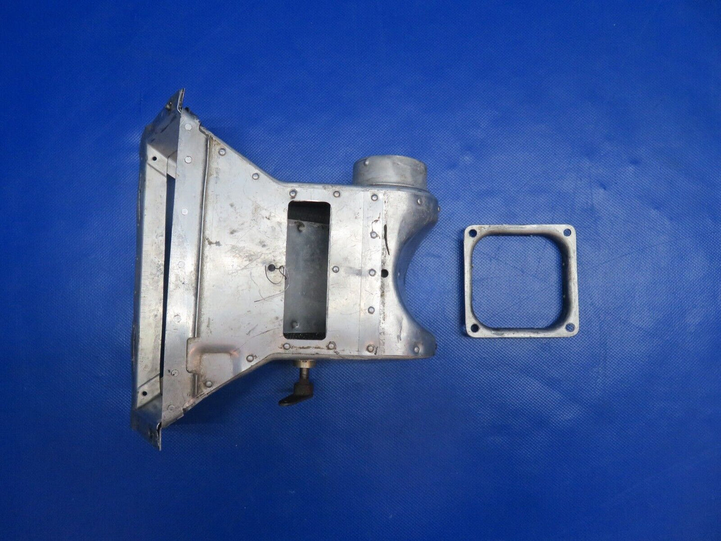 Cessna 182 Carburetor Airbox Assy P/N 0750144-1 FOR PARTS (0124-1227)