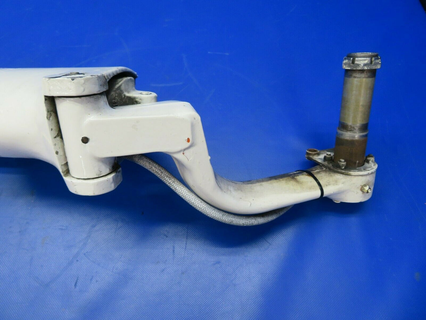Beech B19 Musketeer Sport Main Gear LH P/N 169-810000-659 (0421-122)