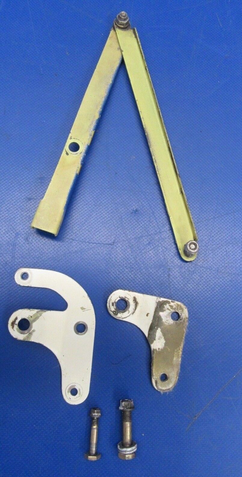 Beech Baron Arm & Support Drag Brace 002-820016-27 & 002-820016-29 (1018-64)