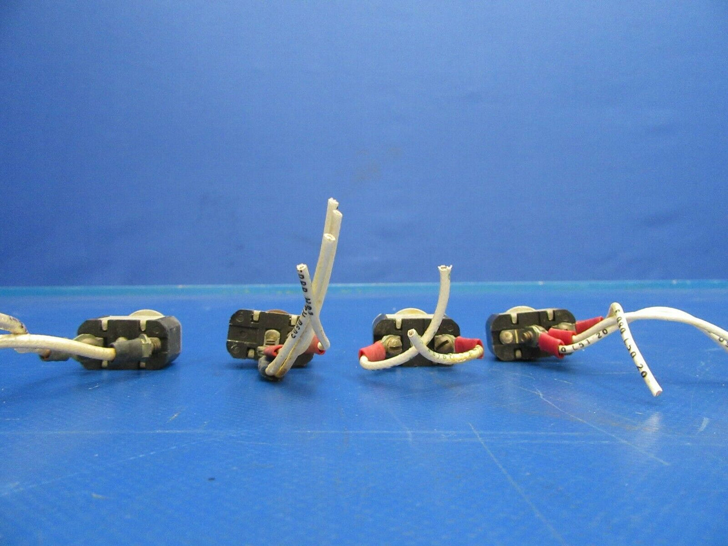 Cessna 310 / T310Q Switches Lot of 4 P/N MS35058-28 MS35058-22 (0519-488)