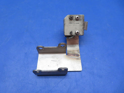 Cessna 310 / 310Q B.F. Goodrich De-Ice Brush Block P/N 3E2011-3 (0923-3113)