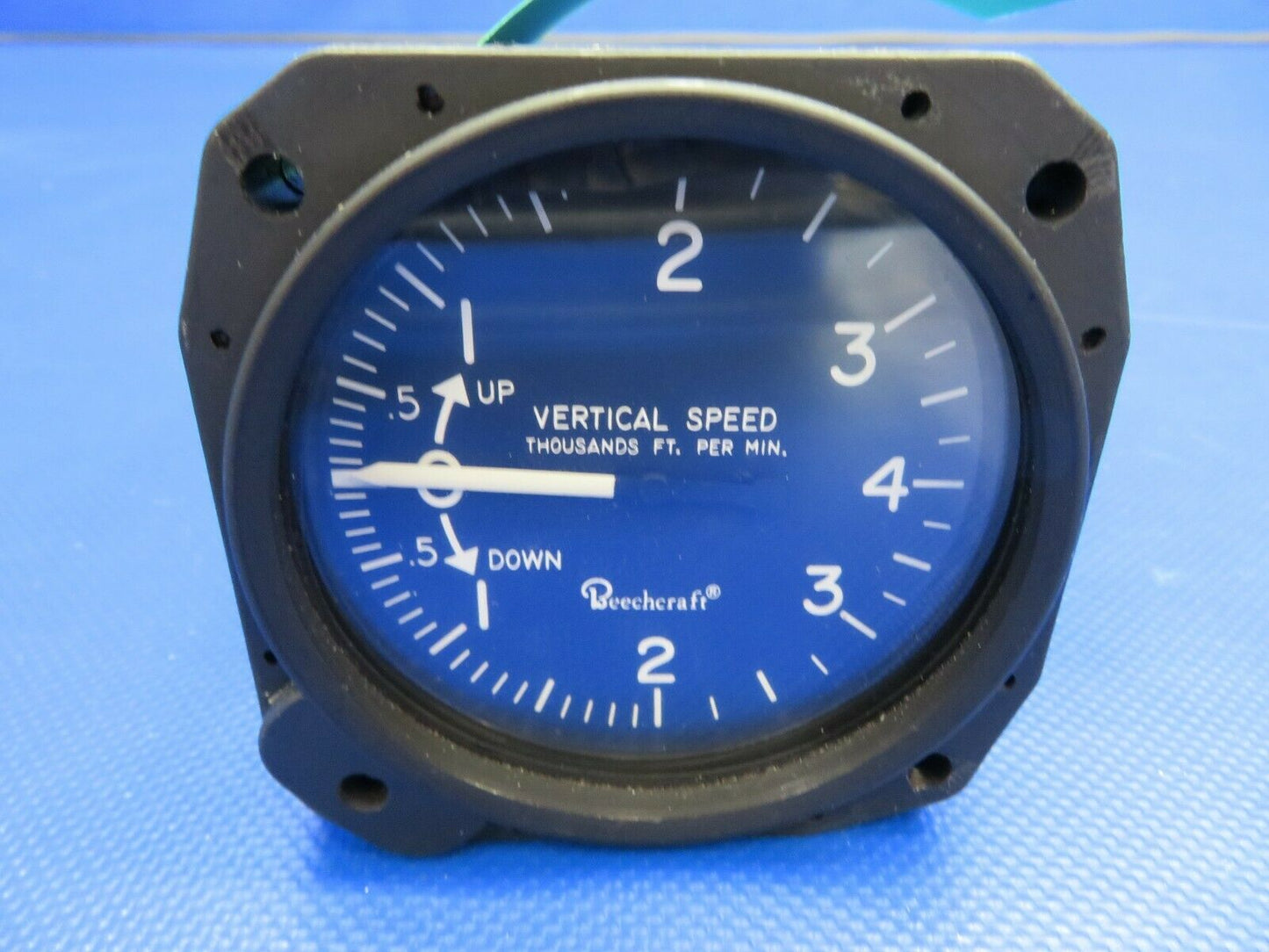 United Instruments Vertical Speed Indicator 7040 CORE (1120-73)