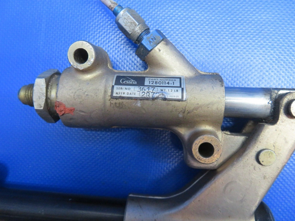 Cessna 210 Landing Gear Emergency Hand Pump Assy P/N 1280114-1 (0124-1026)