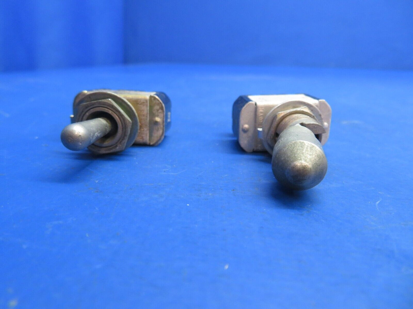 Piper Aerostar 602P Toggle Switch P/N MS25125-C3, MS35058-22 LOT OF 9 (0123-970)