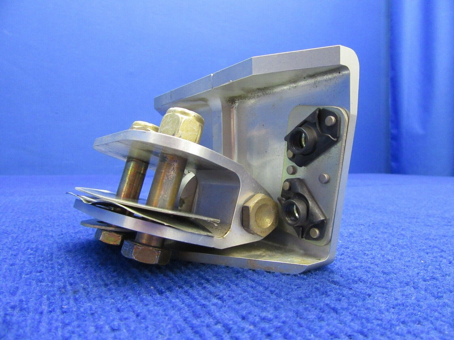 Cirrus SR-22 Upper Gear Attach w Strut End Upper Fitting P/N 16947-001 (0122-393