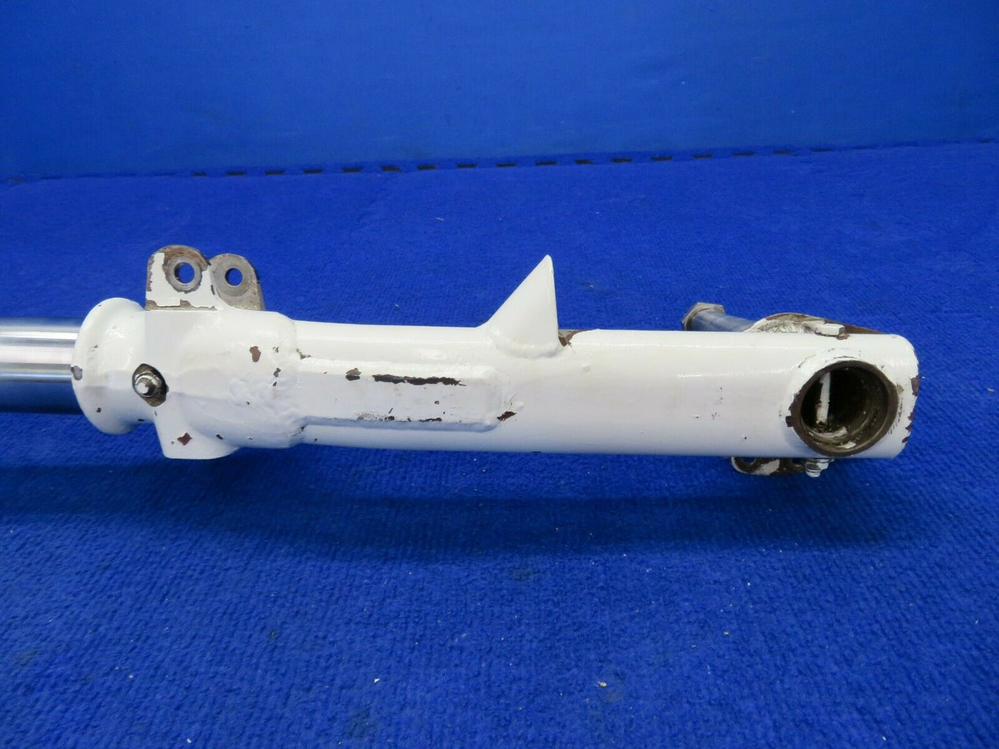 1956 Cessna 310 Main Landing Gear LH P/N 0841000-97 (0422-77)