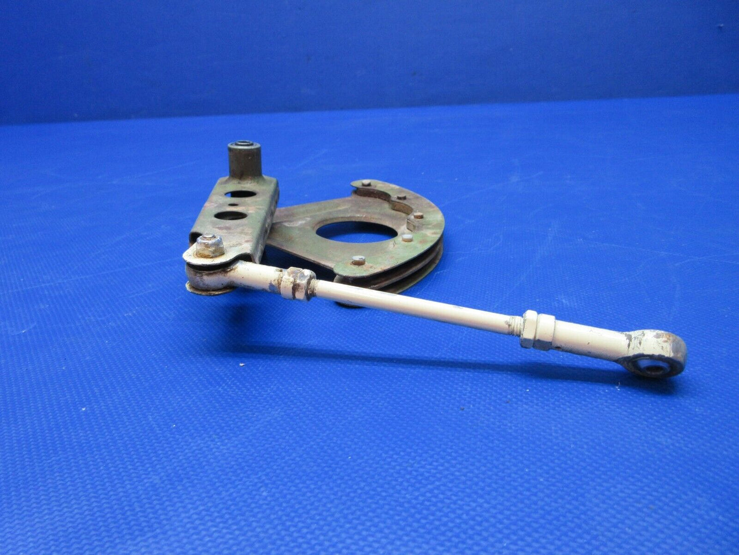 Cessna 337 / 337E RH INBD Flap Quadrant & Bellcrank P/N 1462020-28 (1223-1471)