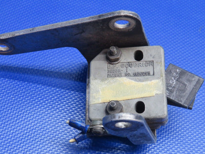 Piper PA-46-310P B. F. Goodrich Prop De-Ice Block Bracket 3E2011-1 (1223-1108)