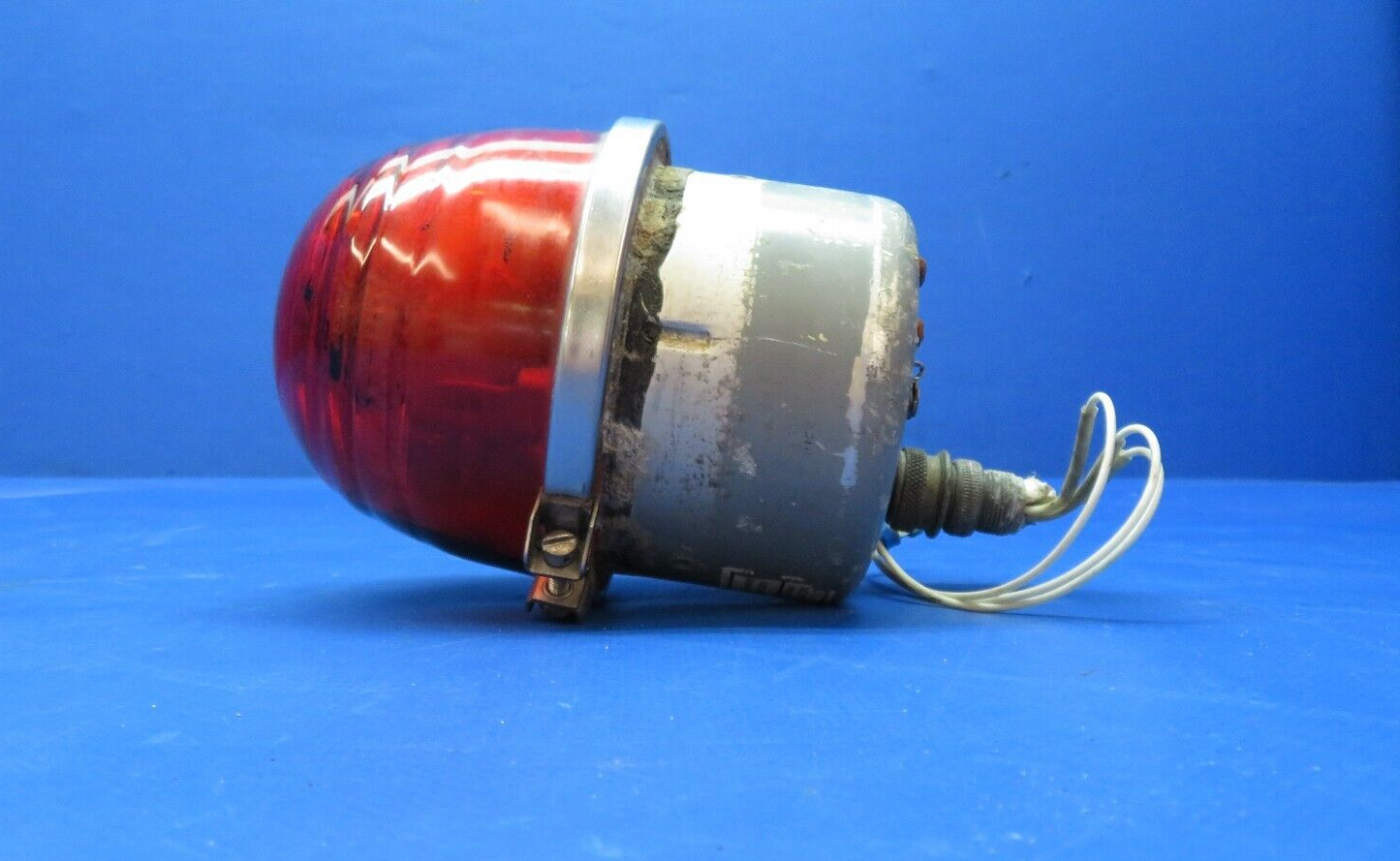 Cessna 401 Anti-Collision Beacon Assembly P/N C621002-0105 FOR PARTS (0523-210)