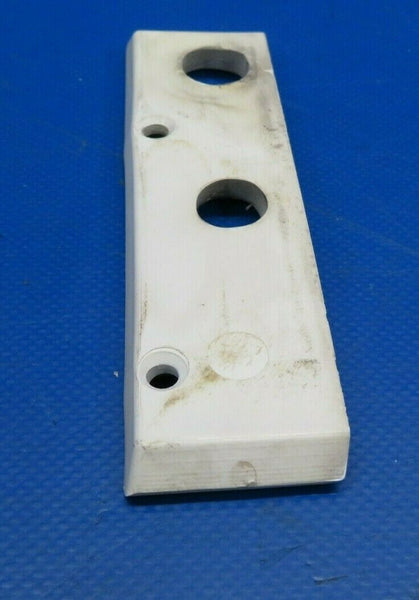 Diamond DA40-180 Front Guide Plate LH P/N DA4-5200-00-63 (0120-426)