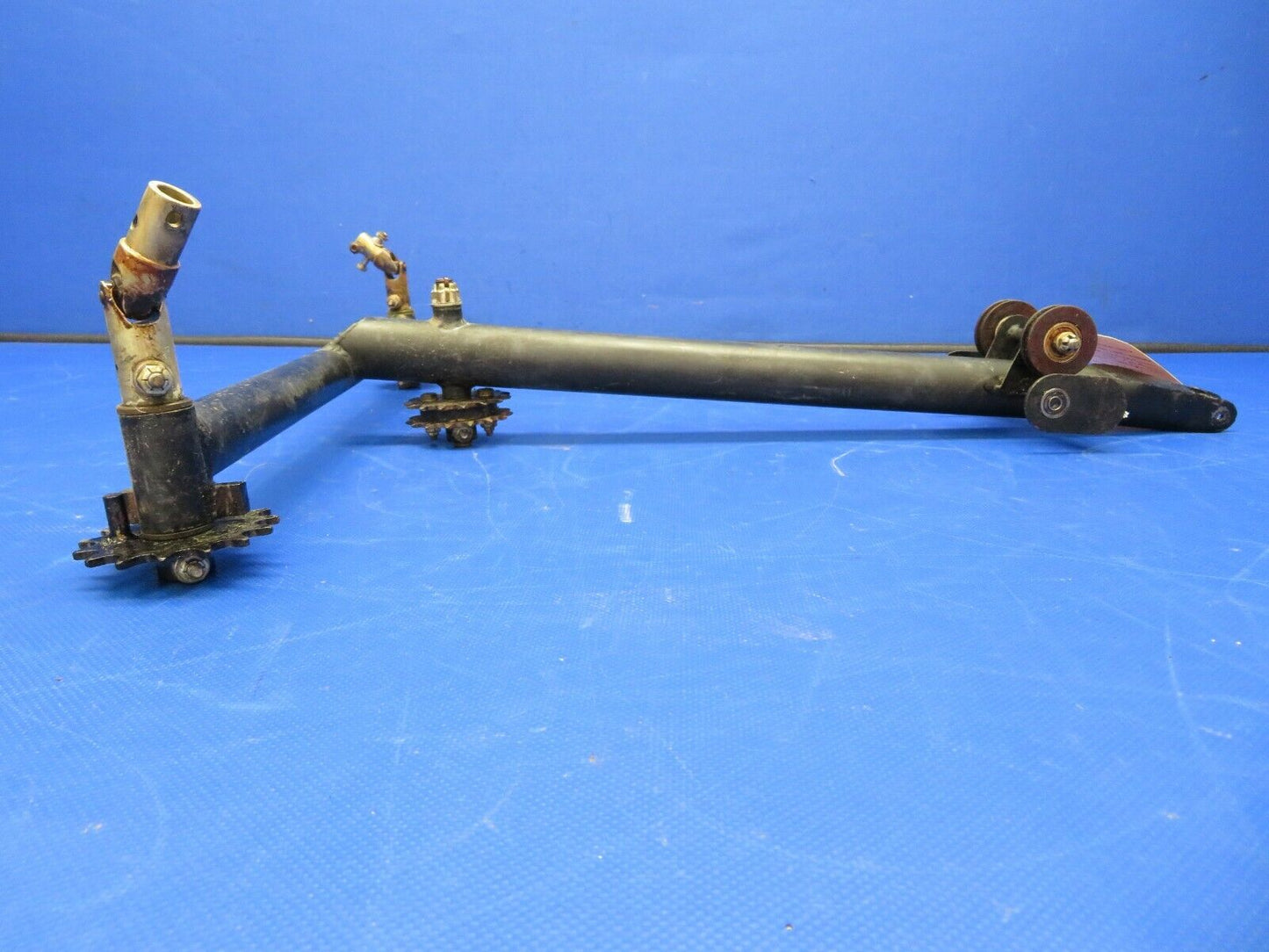 Piper PA-28R-180 Arrow Control Column P/N 67219-00, 67219-000 (0621-917)