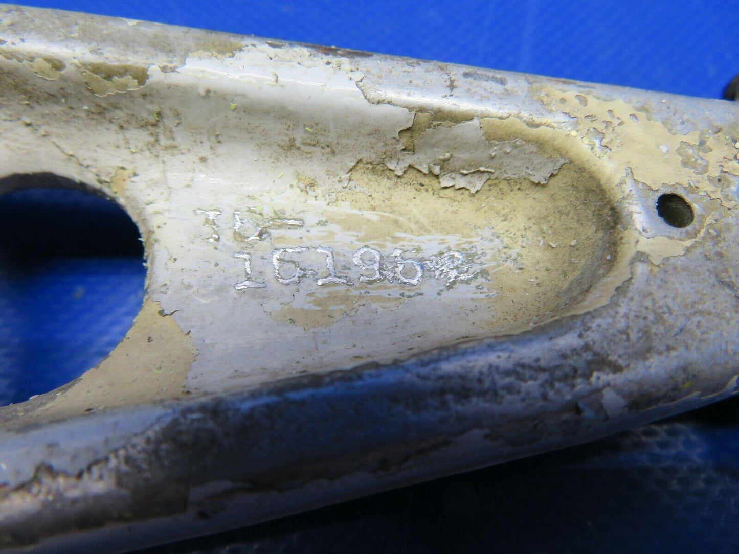 Beech Torque Knee Upper and Lower 35-815185, 45-815012 (0520-447)