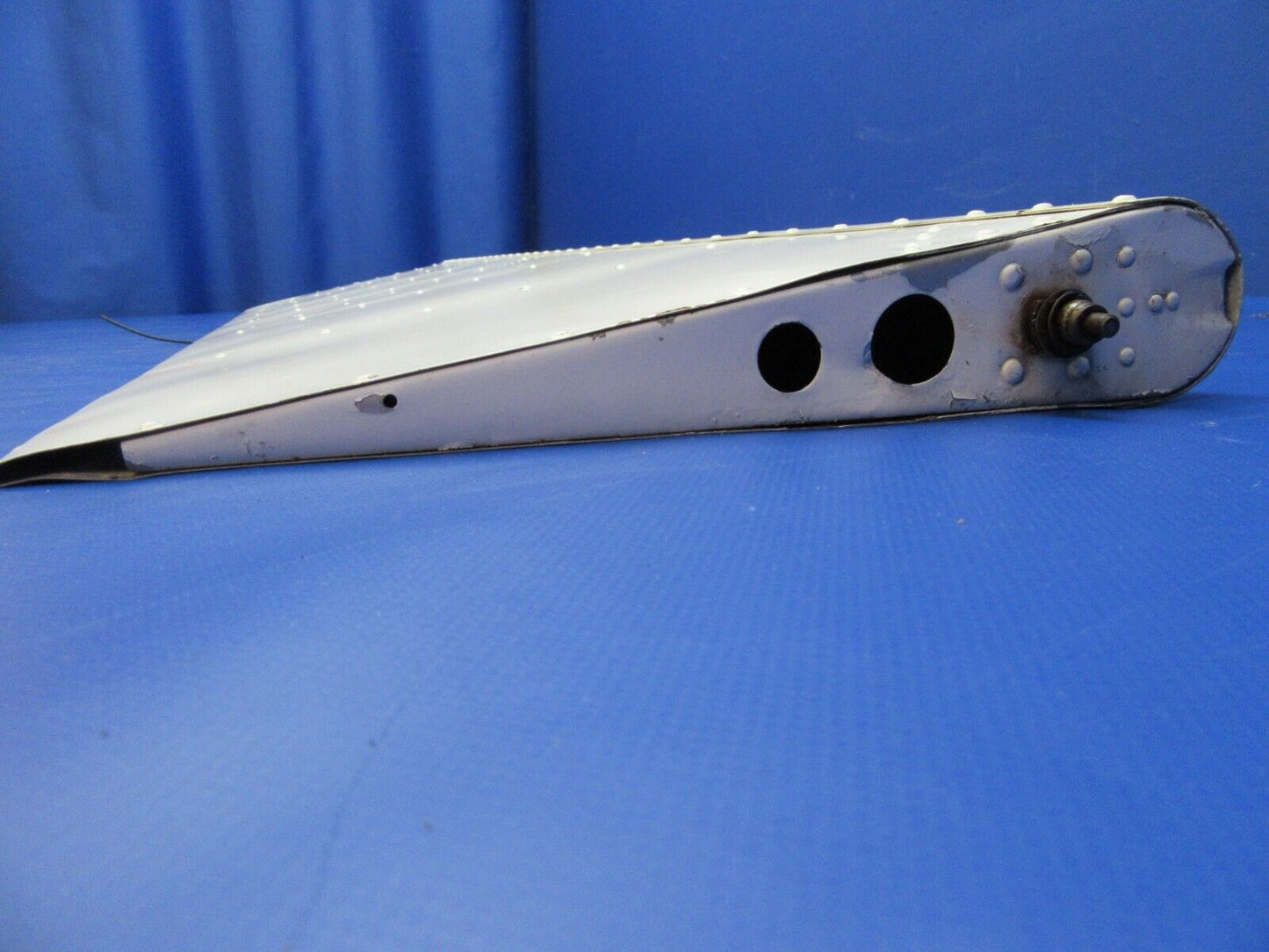 Cessna 310 / 340 / 401 / 402 / 414 / 421 RH Aileron P/N 5024000-2 (1022-205)