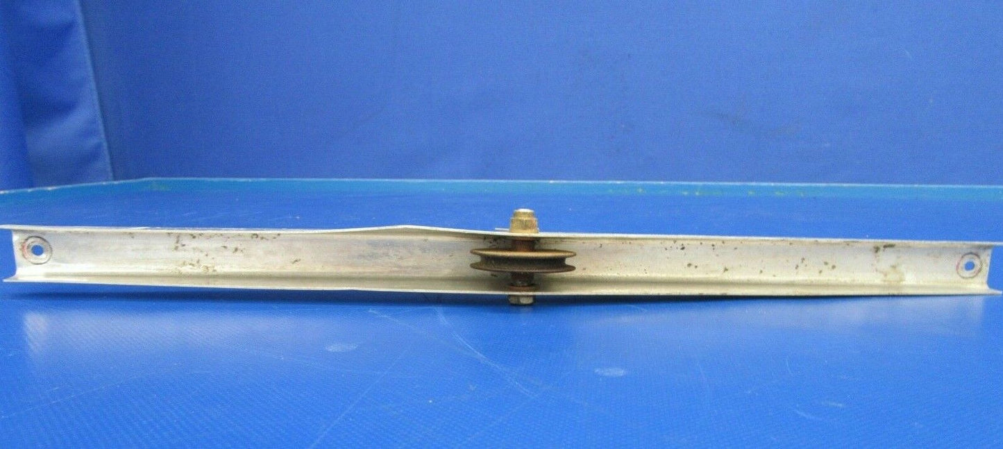 Piper PA-32-300 Cherokee Six Pulley Bracket P/N 68470-00 (0819-112)