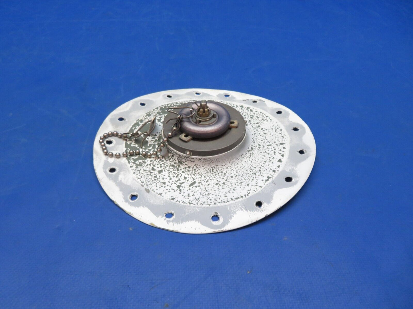 Cessna 310 / 310Q Tip Tank Fuel Cap & Adapter Assy P/N 0823410-9 (0823-772)