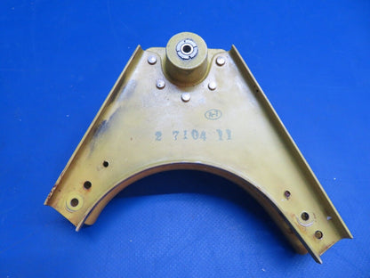 Lake LA-4-200 RH Bellcrank Assy Aileron Trim Controls P/N 2-7104-2 (1222-958)