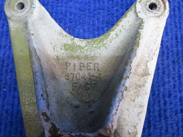 Piper Main Gear FWD RH Trunnion Fitting Casting # 67041-1 (0722-541)
