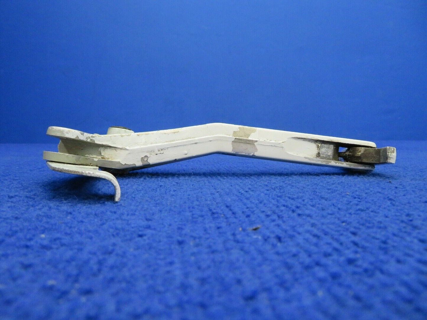 1956 Cessna 310 Main Gear Bellcrank Assy RH w/ Link P/N 0841225-2 (0522-504)