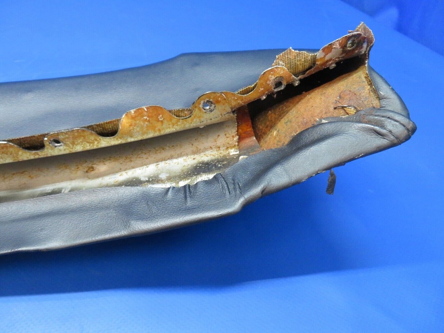 Piper PA-28-201T Dakota Glareshield Assy P/N 99952-00 (1222-340)