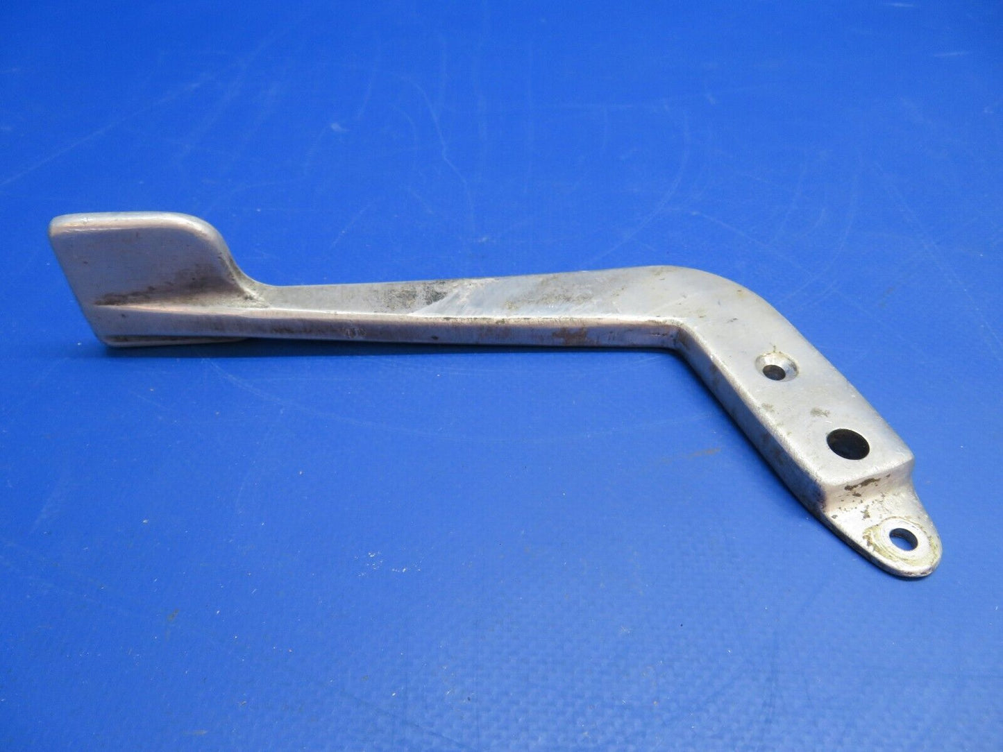 Cessna LWR Cabin Door Handle P/N 5111537-2 WEU 5111537-3 (1122-359)