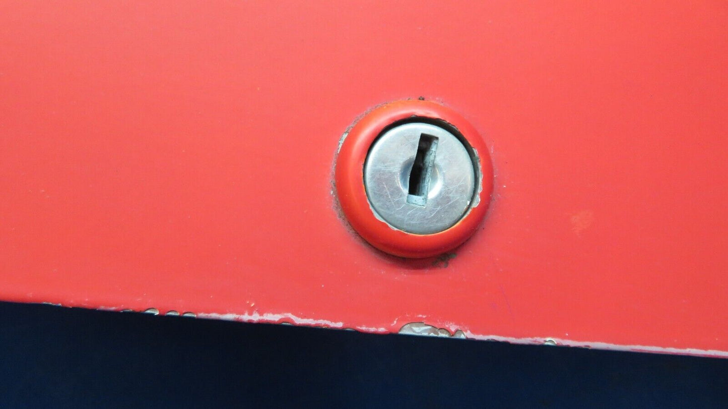 Cessna 401 LH Nose Baggage Door Assy P/N 5013107-59 (0523-863)