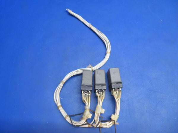Piper Aerostar 602P Relay Assy P/N KHS-17D11, 1A487 LOT OF 7 (0123-985)