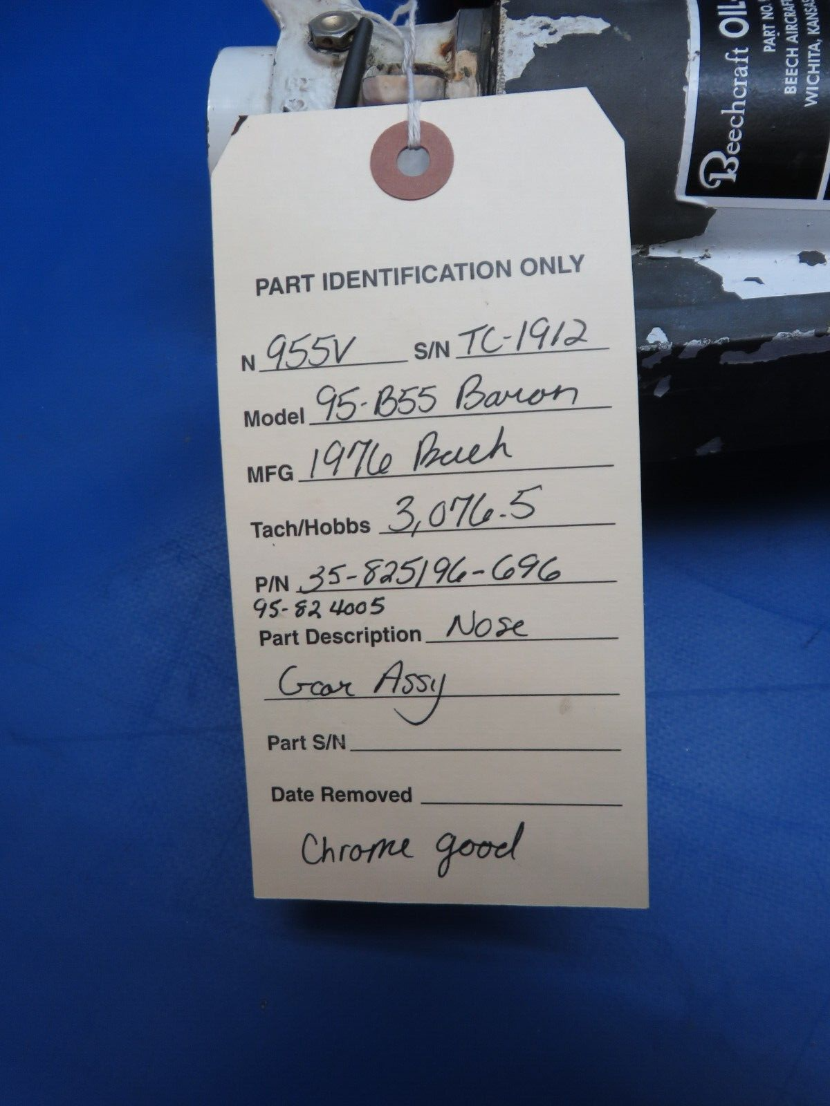 Beech 95-B55 Baron Nose Gear Assy P/N 35-825196-696 (0623-433)