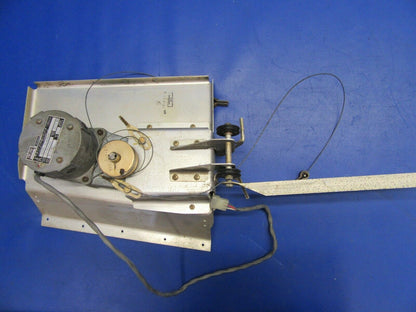 Astronautics Electric Servo w/ Mounting Brackets 14V 52-002-14, P1-S (0721-531)