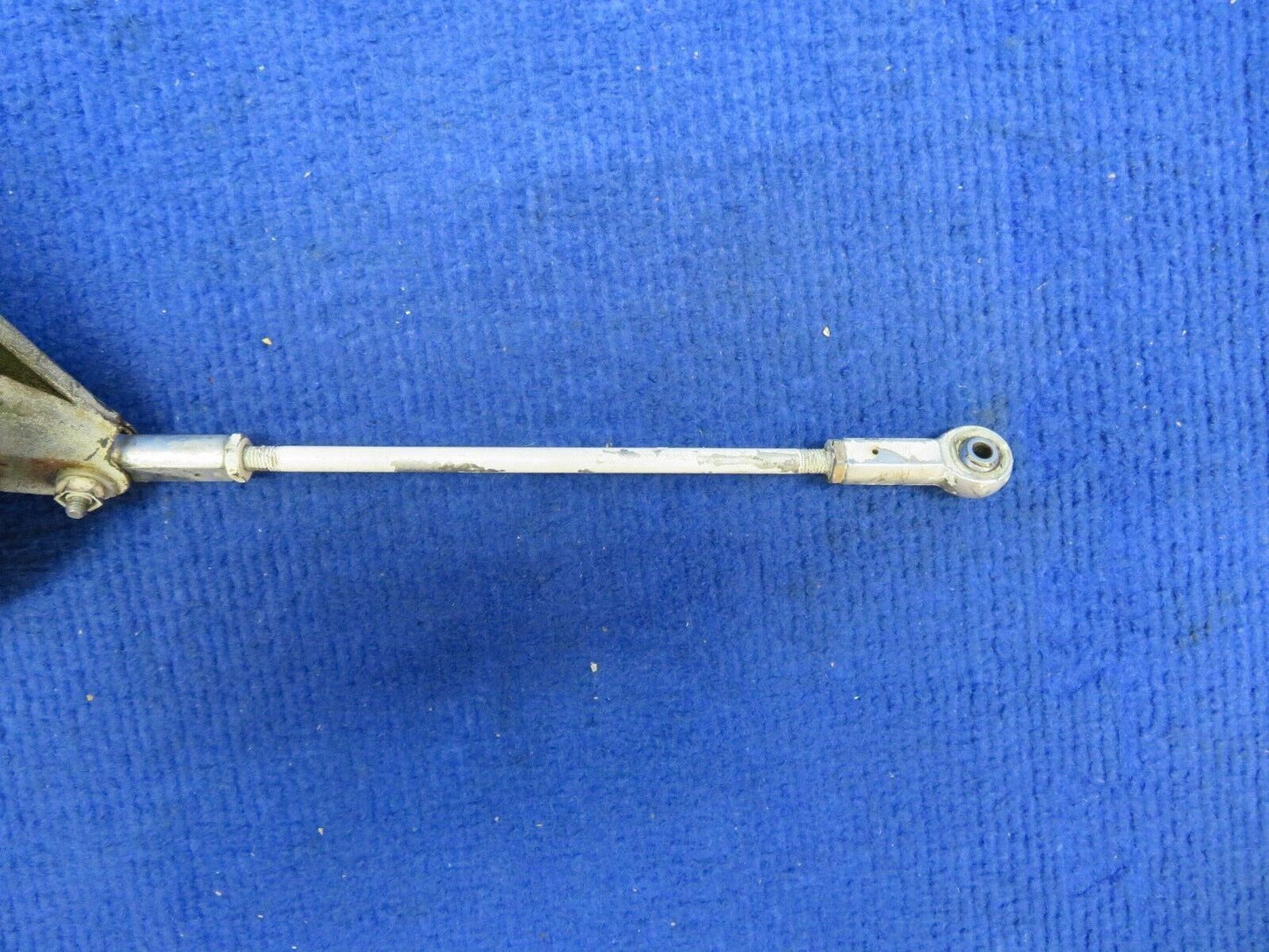 Cessna 172 Flap Drive Pulley Bellcrank Assy RH w/ Rod P/N 0760612-1 (0822-740)