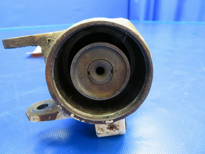 Cessna 310 Main Gear Trunnion RH (0520-513)