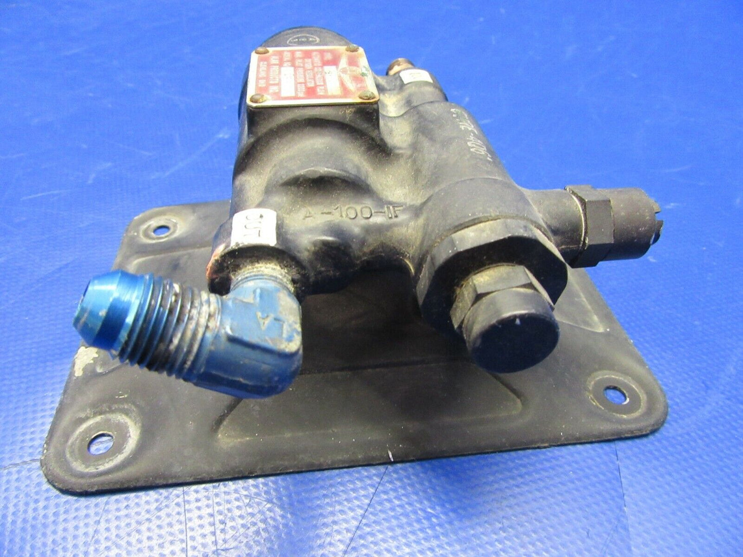 Beech Baron 95-A55 Oxygen Regulator P/N A-2000 (0420-248)