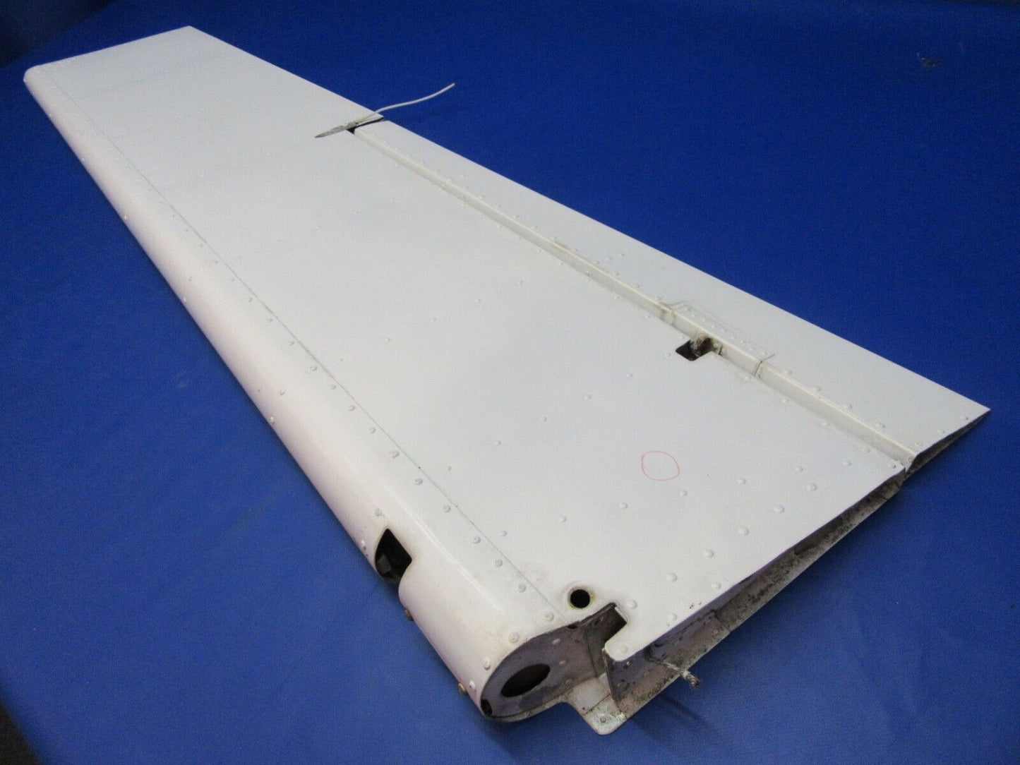Cessna 401 LH Aileron P/N 5024000-63, Alt P/N 5024000-65 (1022-202)