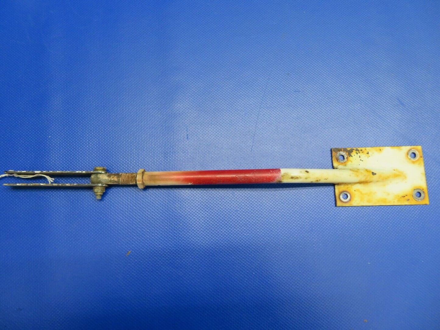 Piper PA-28-140 Arm Stabilator Trim w/ Links P/N 65248-00, 65248-000 (1220-454)